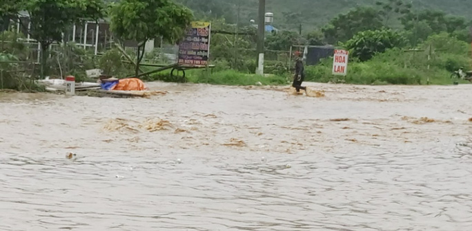 Mộc Châu chìm trong nước lũ