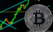 Giá Bitcoin vượt 11.000 USD giữa căng thẳng Mỹ - Trung