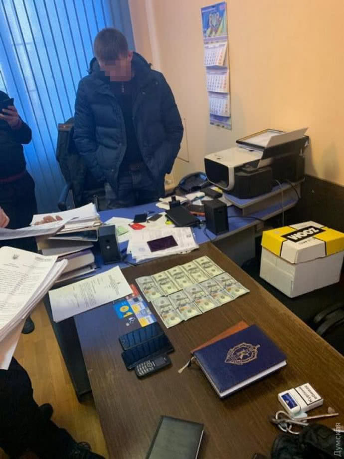Odessa: Khám xét trại tạm giam, phát hiện vũ khí, dao, gậy sắt và 50 điện thoại di động