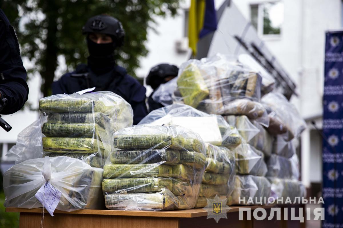 Công dân Anh, bị bắt trong khuôn khổ vụ án buôn lậu 400 kg cocain, chạy trốn khỏi Ukraine