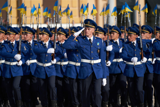 Ngày Quốc kỳ Ukraine: Phóng sự ảnh lễ thượng cờ tại thủ đô Kiev