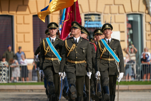 Ngày Quốc kỳ Ukraine: Phóng sự ảnh lễ thượng cờ tại thủ đô Kiev