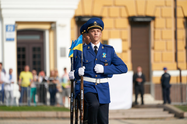Ngày Quốc kỳ Ukraine: Phóng sự ảnh lễ thượng cờ tại thủ đô Kiev