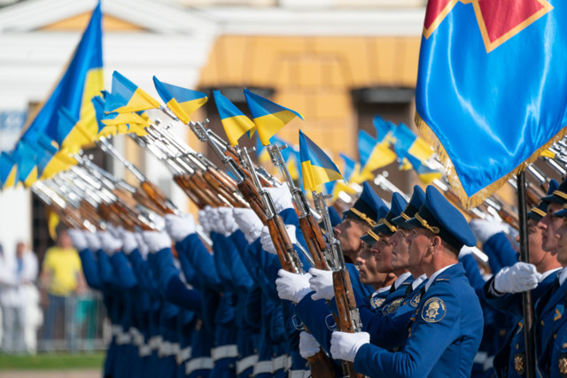 Ngày Quốc kỳ Ukraine: Phóng sự ảnh lễ thượng cờ tại thủ đô Kiev
