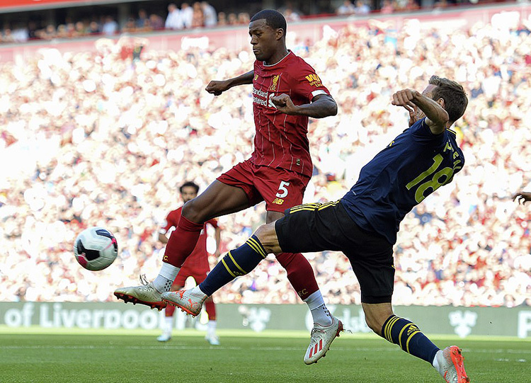 Liverpool đè bẹp Arsenal