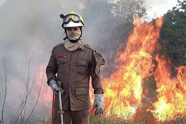 "Lá phổi thế giới" cháy dữ dội, Brazil điều hàng vạn lính dập lửa