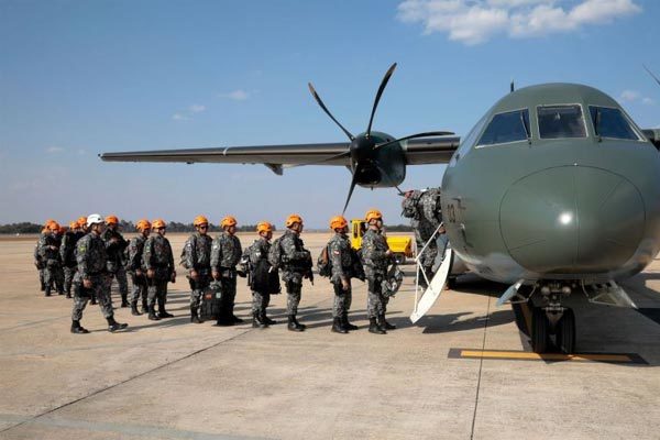 "Lá phổi thế giới" cháy dữ dội, Brazil điều hàng vạn lính dập lửa