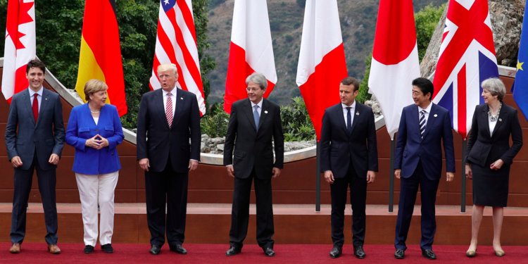 Kết thúc thượng đỉnh, G-7 thông qua thông cáo chung, trong đó có một mục nói về Ukraine