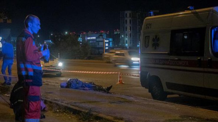Kiev: Một thanh niên bị cắt cổ, ném ra khỏi xe, xin được giúp đỡ trước khi chết
