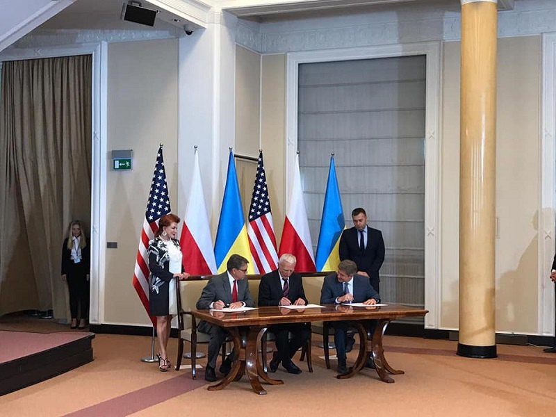 Ukraine, Ba Lan và Mỹ ký biên bản ghi nhớ về gas