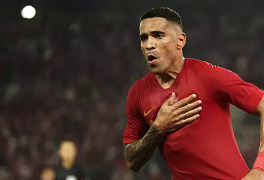 Malaysia hạ Indonesia nhờ bàn thắng phút 96
