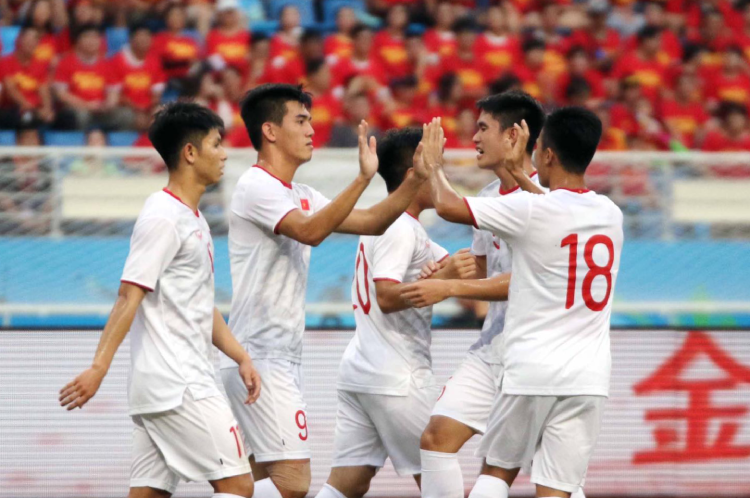 iệt Nam thắng Trung Quốc 2-0