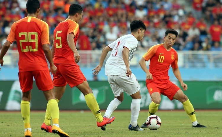 iệt Nam thắng Trung Quốc 2-0