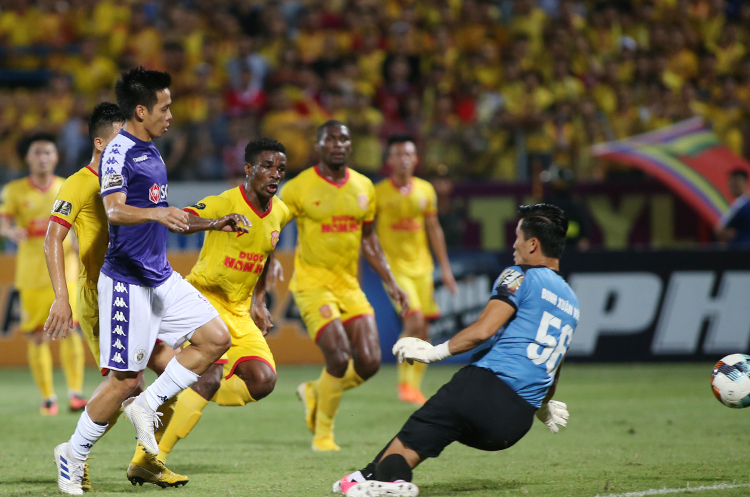 Hà Nội đè bẹp Nam Định ở V-League