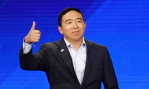 Ý tưởng phát tiền cho dân của ứng viên tổng thống Mỹ