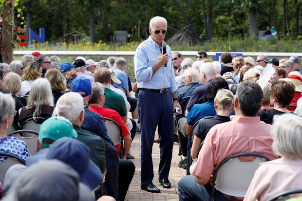 Ông Trump 8 lần giục Ukraine điều tra con trai của đối thủ Joe Biden