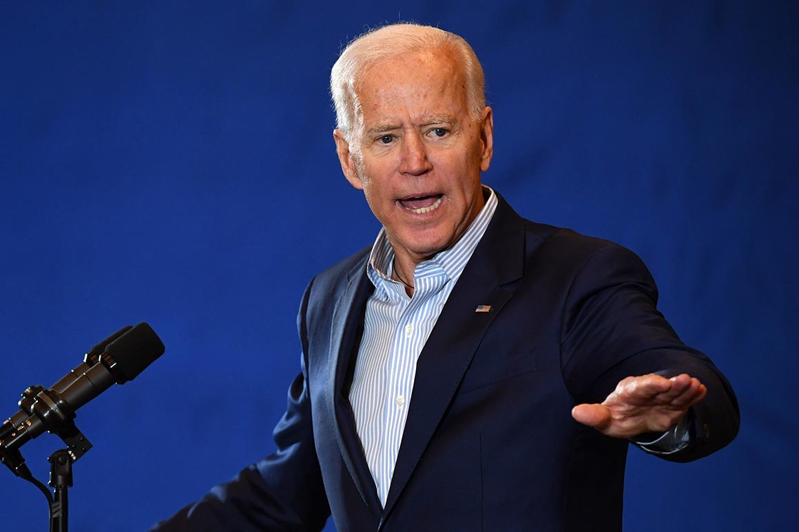 Nghi án “đi đêm” của ông Trump tạo ra rủi ro lẫn cơ hội cho ông Biden