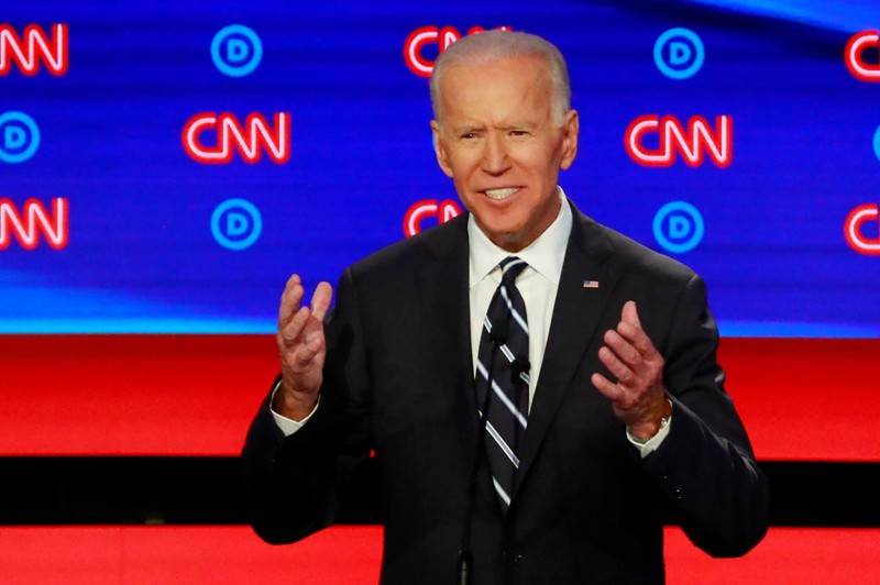 Nghi án “đi đêm” của ông Trump tạo ra rủi ro lẫn cơ hội cho ông Biden