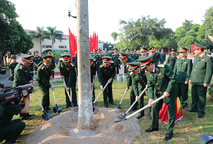 Đại tướng Ngô Xuân Lịch chủ trì lễ bàn giao chức Tư lệnh Quân khu 2