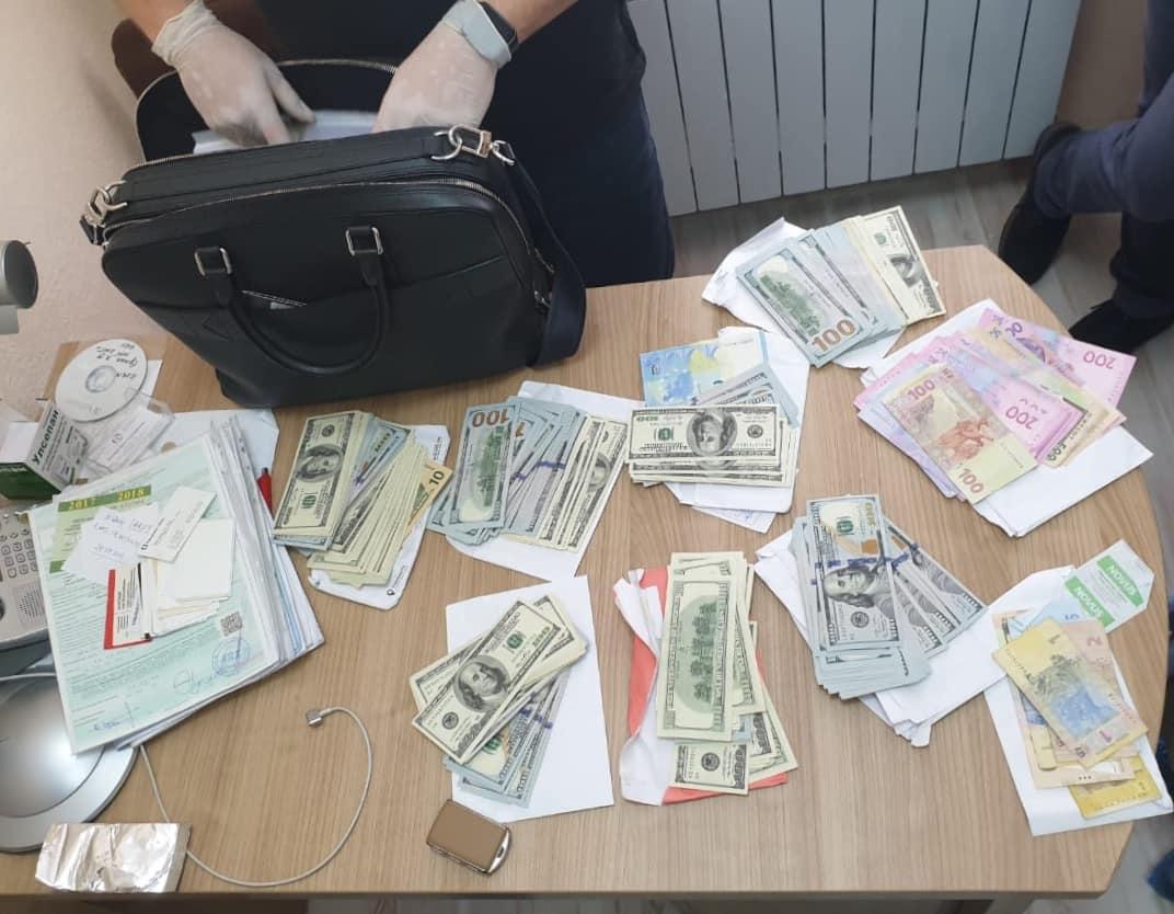 Kiev: Bác sĩ trưởng khoa ngoại về cấy ghép gan bị bắt vì nhận hối lộ 20 ngàn $