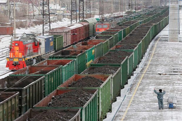 Nga phong tỏa cung cấp than vào Ukraine qua Belarusia