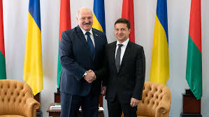 “Belarusia gần gũi với người Nga hay với người Ukraine hơn?” - Câu trả lời của Zelenski khiến Lukasenko bật cười