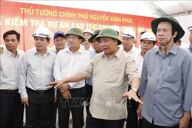 Thủ tướng yêu cầu ngân hàng không gây khó khăn, làm “lụt” dự án trọng điểm!