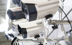 Ngay trước thềm đàm phán, Mỹ "tung đòn" đưa 8 công ty công nghệ cao của Trung Quốc vào danh sách đen với cáo buộc vi phạm nhân quyền