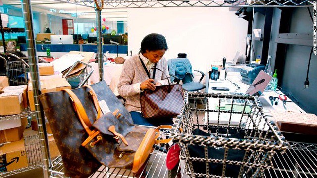Thành startup tỷ USD nhờ bán giày như giao dịch chứng khoán