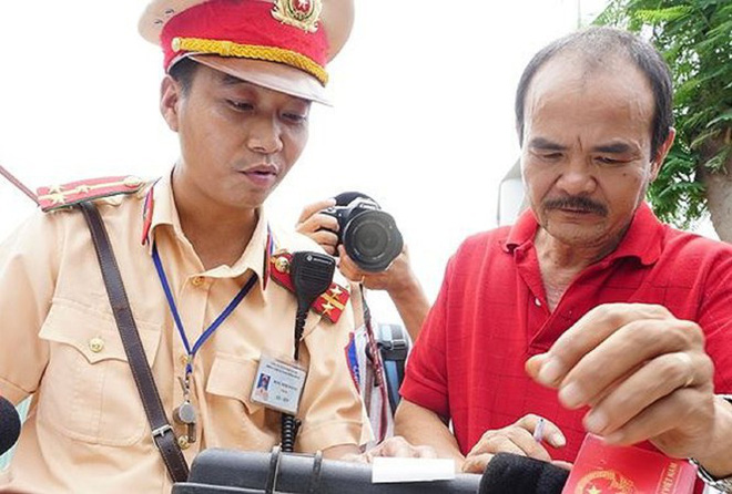 Người dân sẽ được quay hình giám sát hoạt động của CSGT