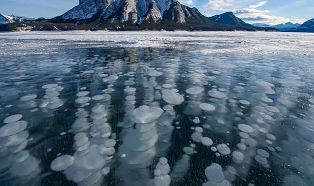 Kì lạ biển “sôi” ở Siberia