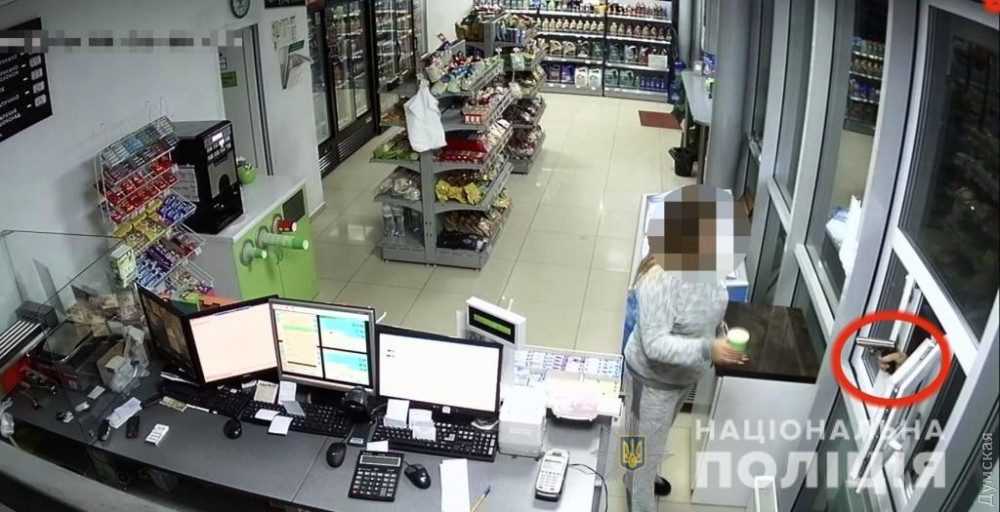 Odessa: Cảnh sát bắt băng cướp thực hiện các vụ tấn công các trạm xăng và các cửa hàng hoa