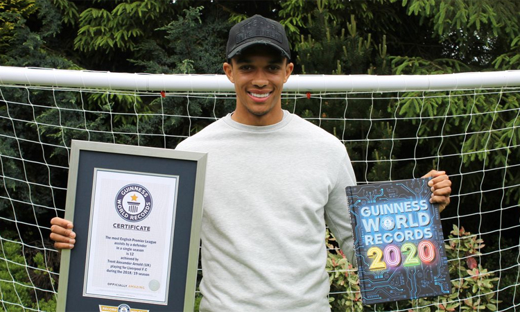 Alexander-Arnold vào sách kỷ lục Guinness