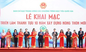 Thủ tướng cắt băng khai mạc triển lãm thành tựu 10 năm xây dựng nông thôn mới