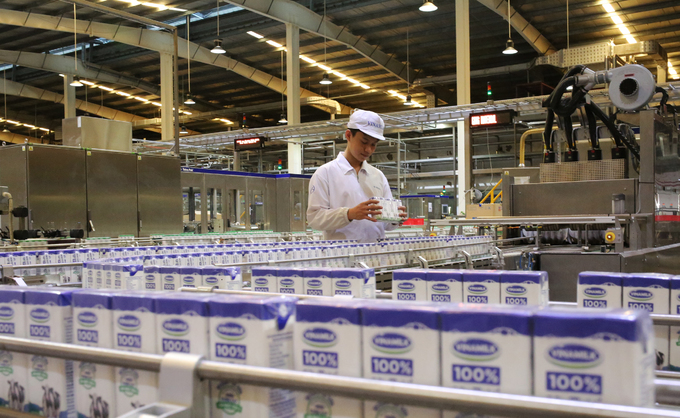 Thứ trưởng Nông nghiệp Mỹ thăm siêu nhà máy sữa Vinamilk