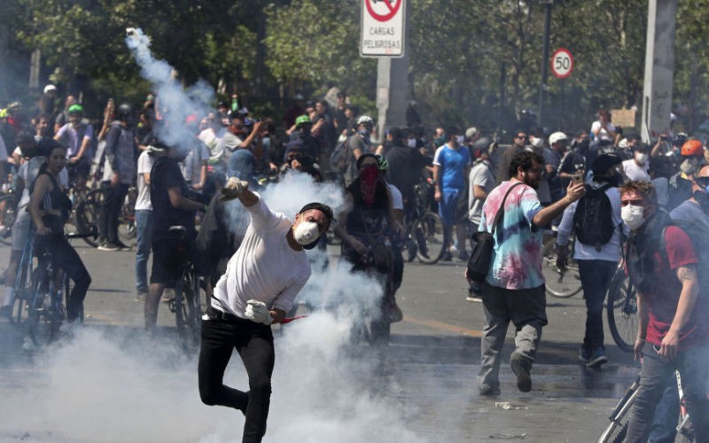 Chile ban bố lệnh giới nghiêm mới tại thủ đô Santiago