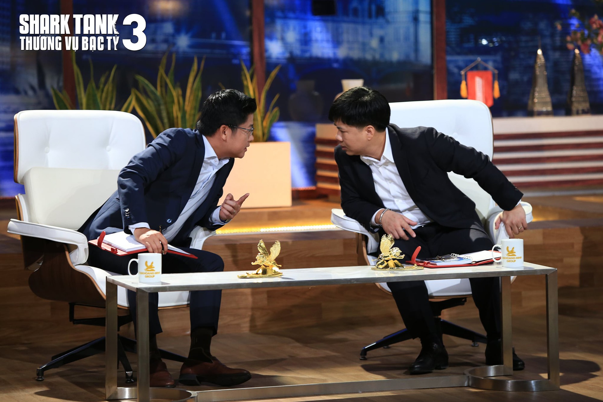 Ứng dụng bán bảo hiểm tình yêu gọi thành công 500.000 USD trên Shark Tank Việt Nam