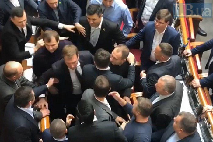 Xảy ra đụng độ trong Quốc hội Ukraine do từ chối thành lập ủy ban điều tra những sự kiện 2/5 tại Odessa