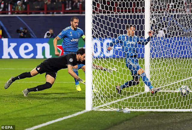 Thắng nghẹt thở phút 93, Juventus giành vé đi tiếp
