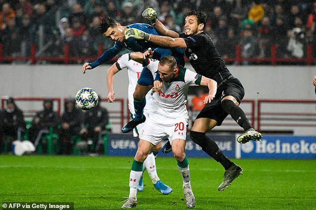 Thắng nghẹt thở phút 93, Juventus giành vé đi tiếp