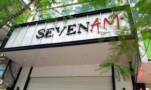 Chuỗi SEVEN.AM đóng cửa vì 'nghi vấn bóc tem Trung Quốc'