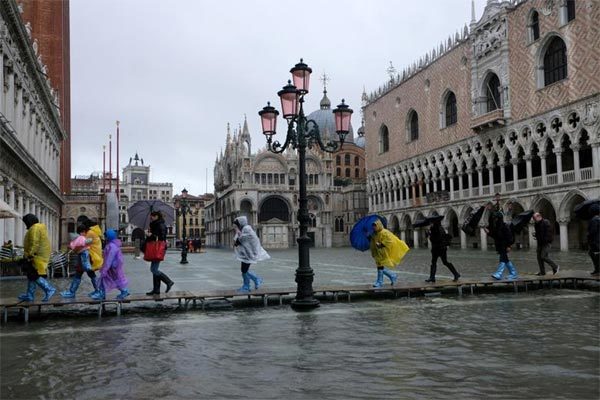 Thành phố Venice lụt lịch sử, Italia báo động đỏ