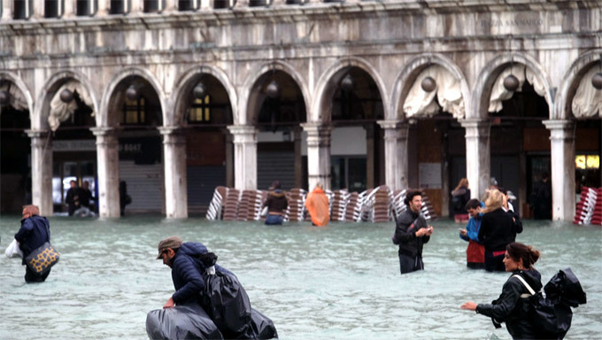 Thành phố Venice lụt lịch sử, Italia báo động đỏ