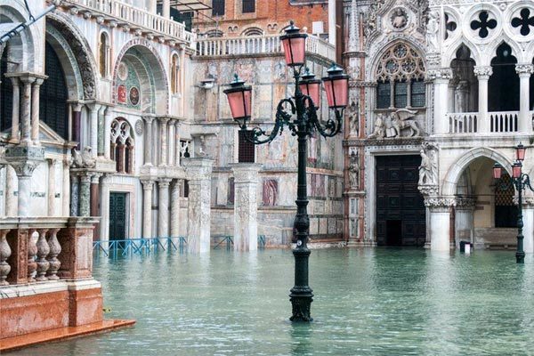 Thành phố Venice lụt lịch sử, Italia báo động đỏ
