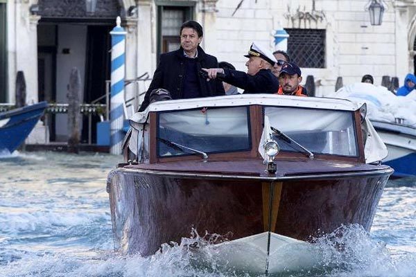 Thành phố Venice lụt lịch sử, Italia báo động đỏ