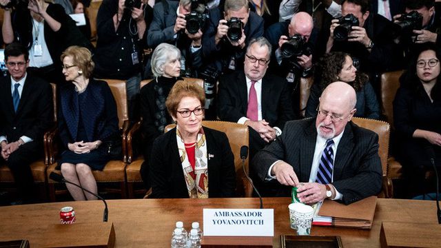 Tổng thống Trump "đại chiến" phiên điều trần luận tội