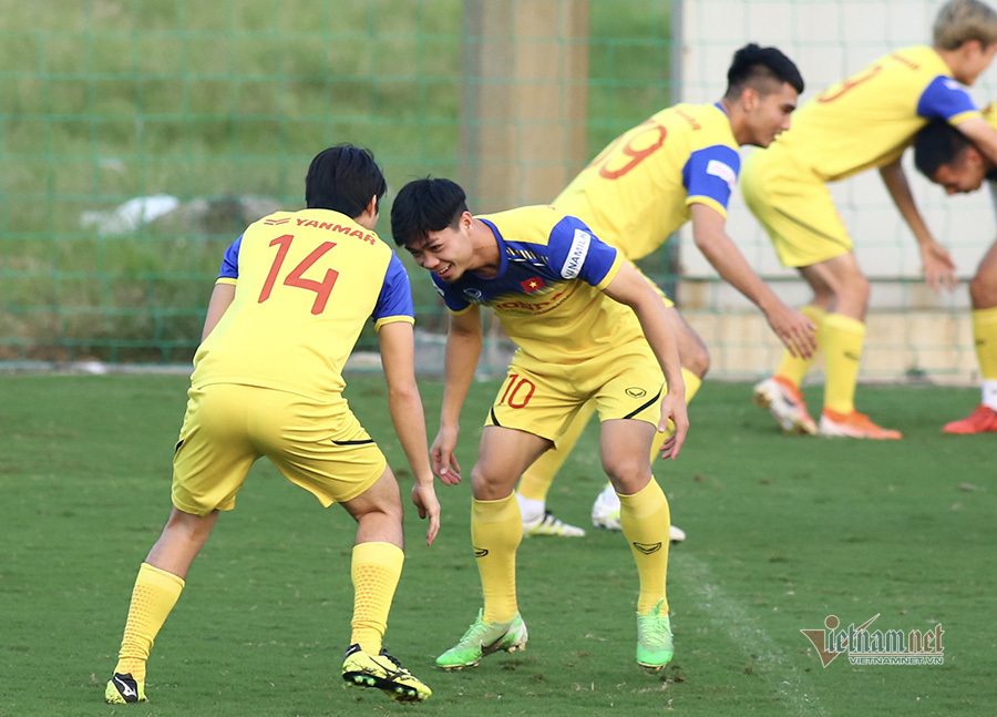 HLV Park Hang Seo đăm chiêu nghĩ kế đấu Thái Lan