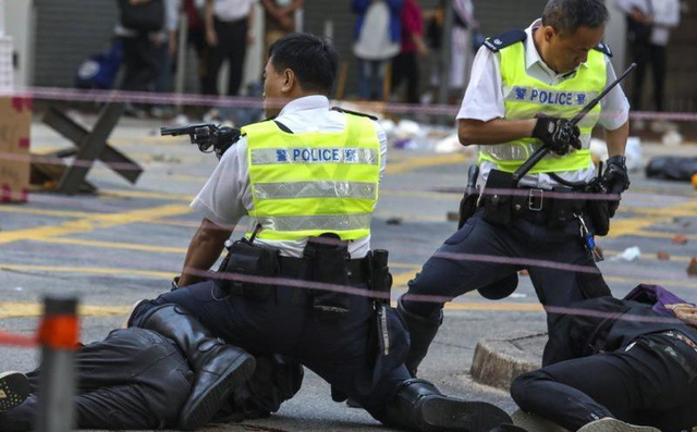 '31.000 cảnh sát Hong Kong không thể chấm dứt biểu tình'
