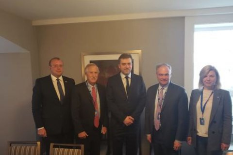 Các thượng nghị sĩ Mỹ trấn an, ủng hộ Ukraine chống Nga