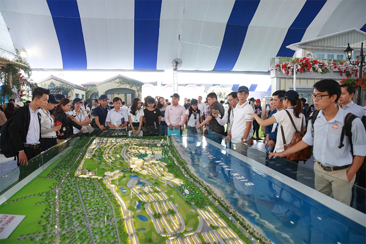 Novaland Expo 2019 thu hút hàng nghìn khách trong ngày khai mạc